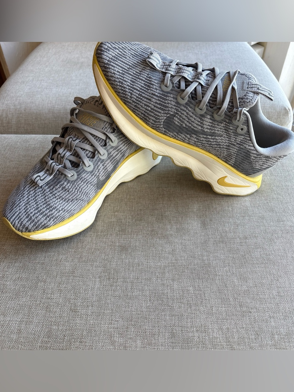 Nike Motiva Grey Yellow Shoes Men’s Size 10